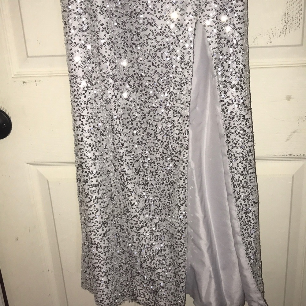 FORMAL DRESS - Picture 3 of 6